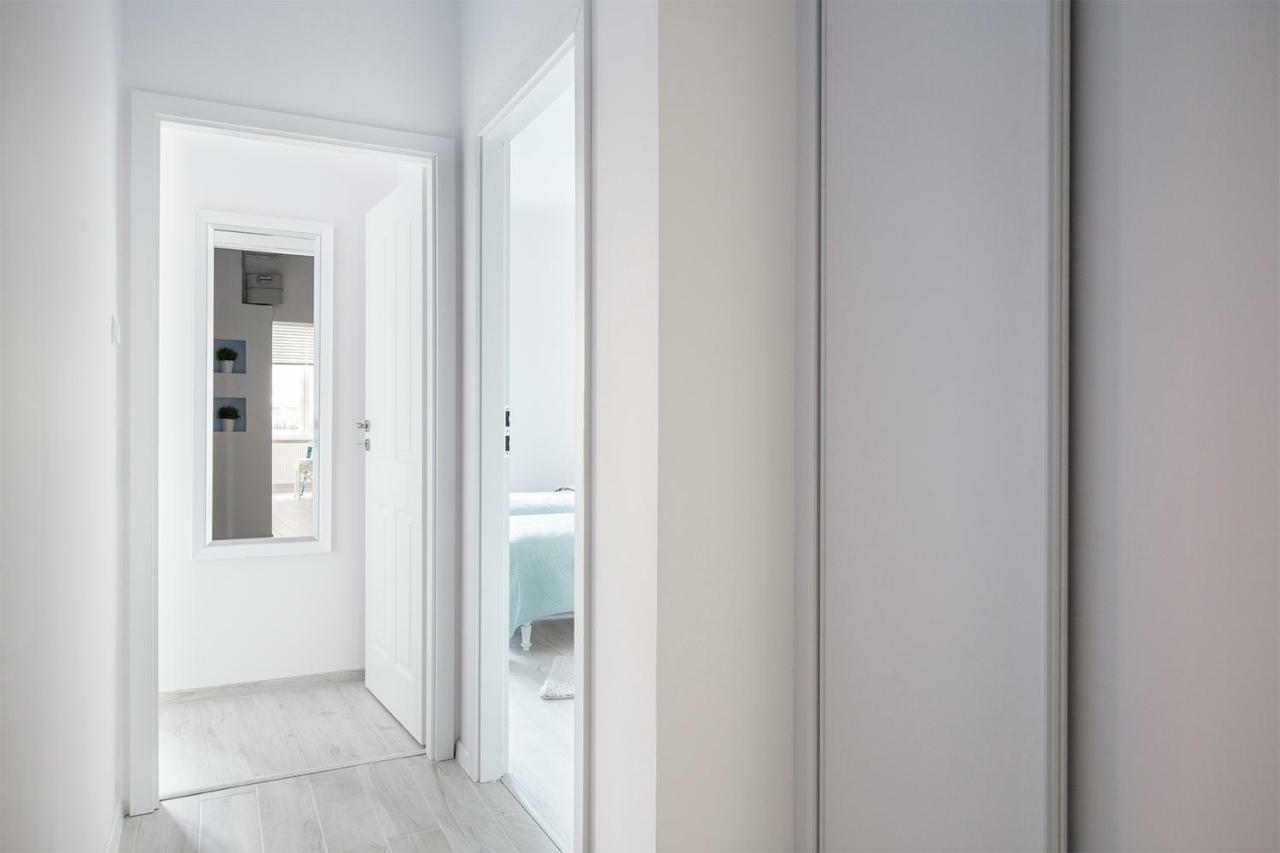 Apartament Blekitny | Chill And The City Apartments Danzica Esterno foto