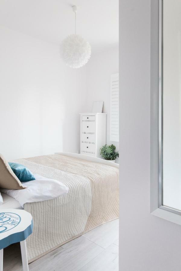 Apartament Blekitny | Chill And The City Apartments Danzica Esterno foto